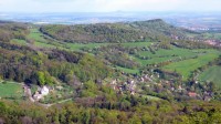 Z Varhoště k jihu, za horizontem jsou Litoměřice