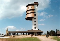 Bývalá vojenská věž, nyní rozhledna na Poledníku