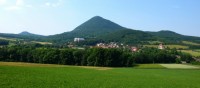 celkovy jizni pohled Milešovka od jihu