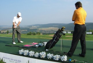 Učitel a žák? Který je který? Vlevo Hank Haney, vpravo Alan Babický.