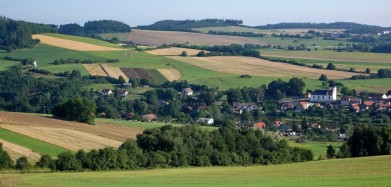 Střední Čechy, krajina vesniček mých střediskových. U Počepic, poblíž Sedlčan.